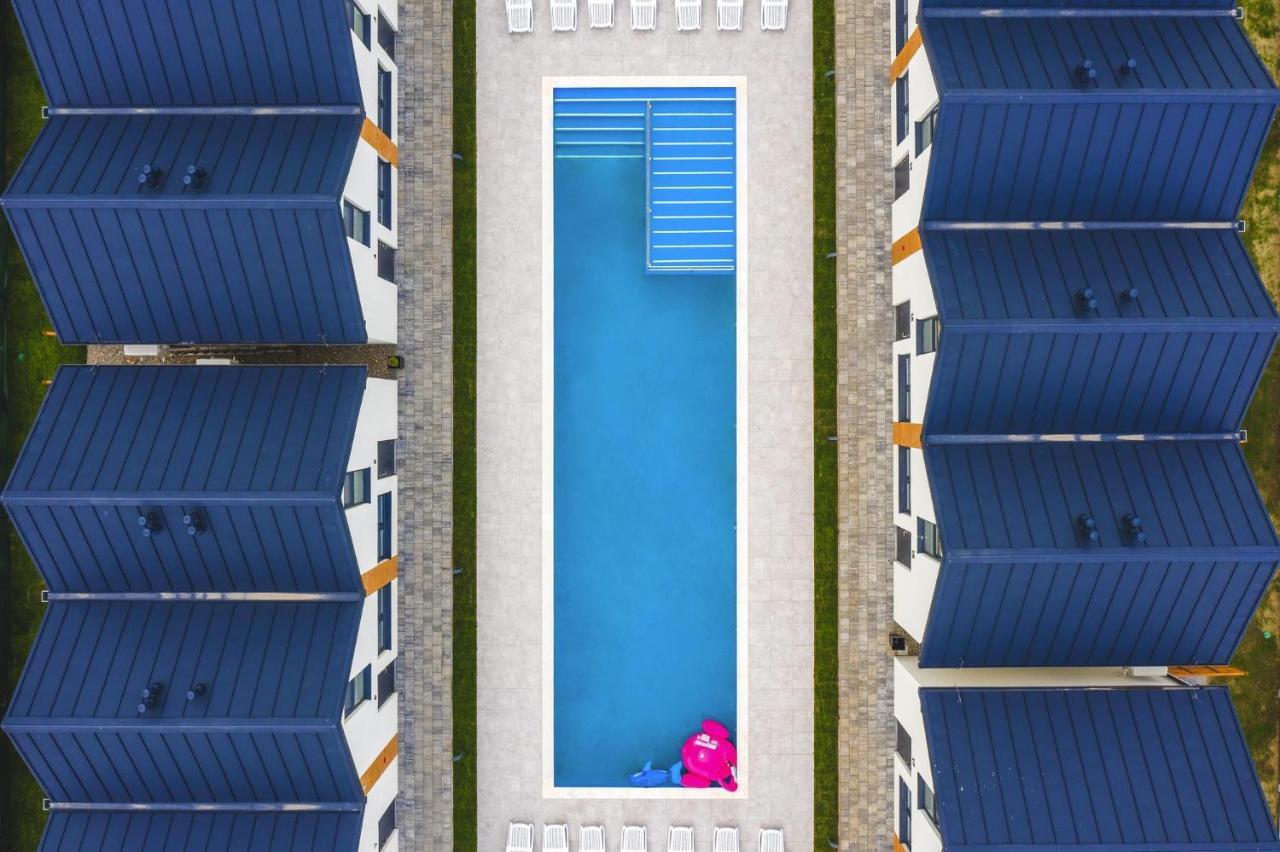Holiday Complex With Pool, เรวัล ภายนอก รูปภาพ